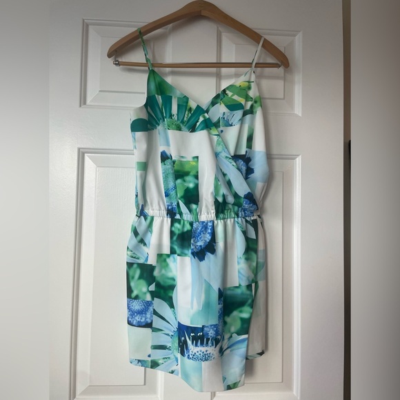 CECE by Cynthia Steffe Tropical Birdy Wrap Romper Short Skort Wrap 0 2 XS White - Picture 2 of 8